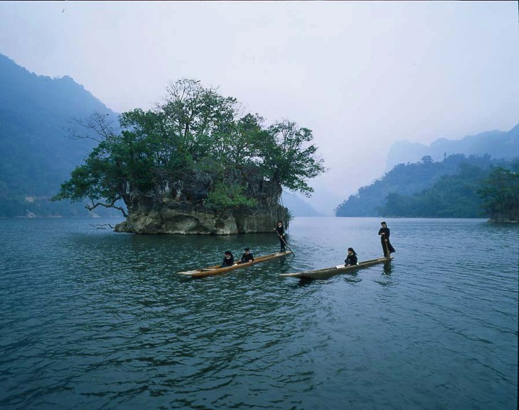 Озеро Бабэ в провинции Баккан - ảnh 2